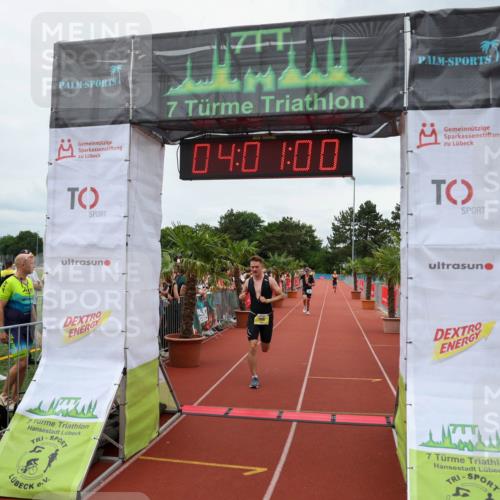 15.06.2025 - 7 Türme Triathlon Michael Strokosch http://msf.ph/oto/7972197 15.06.2025 14:01:00 Ziel 523, 1166 meine-sportfotos.de