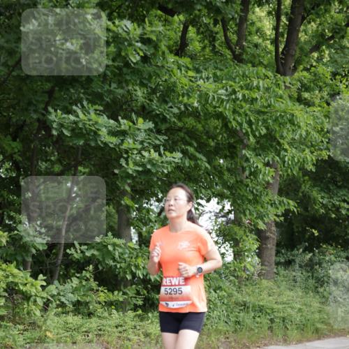 15.06.2025 - REWE Women's Run Jannik Wohlers http://msf.ph/oto/7972202 15.06.2025 10:06:50 Laufen 5295 meine-sportfotos.de