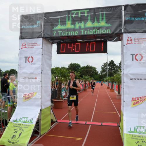 15.06.2025 - 7 Türme Triathlon Michael Strokosch http://msf.ph/oto/7972207 15.06.2025 14:01:01 Ziel 523, 1166 meine-sportfotos.de