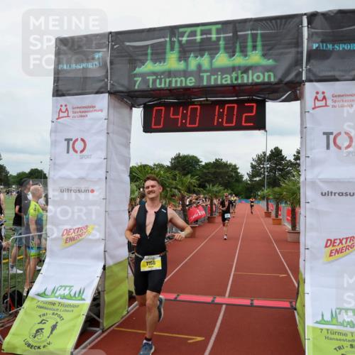 15.06.2025 - 7 Türme Triathlon Michael Strokosch http://msf.ph/oto/7972215 15.06.2025 14:01:01 Ziel 523, 1166 meine-sportfotos.de