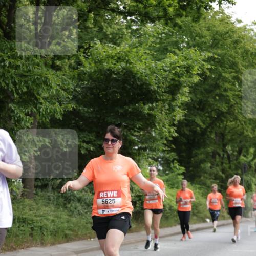 15.06.2025 - REWE Women's Run Jannik Wohlers http://msf.ph/oto/7972225 15.06.2025 10:06:52 Laufen 5625 meine-sportfotos.de