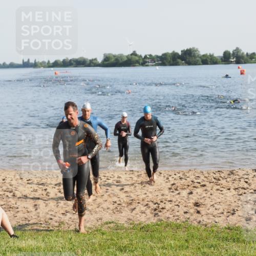 21.06.2025 - 27. Vierlanden-Triathlon MichiJ http://msf.ph/oto/7972228 15.06.2026 08:33:03 Schwimmen 8, 15, 36, 185, 234 meine-sportfotos.de
