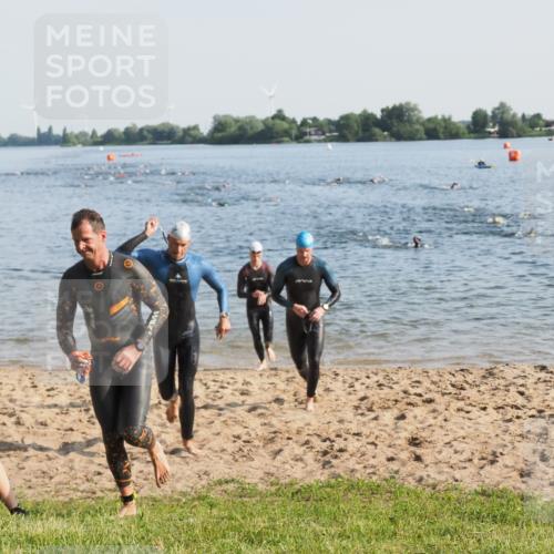 21.06.2025 - 27. Vierlanden-Triathlon MichiJ http://msf.ph/oto/7972243 15.06.2026 08:33:03 Schwimmen 8, 15, 36, 185, 234 meine-sportfotos.de