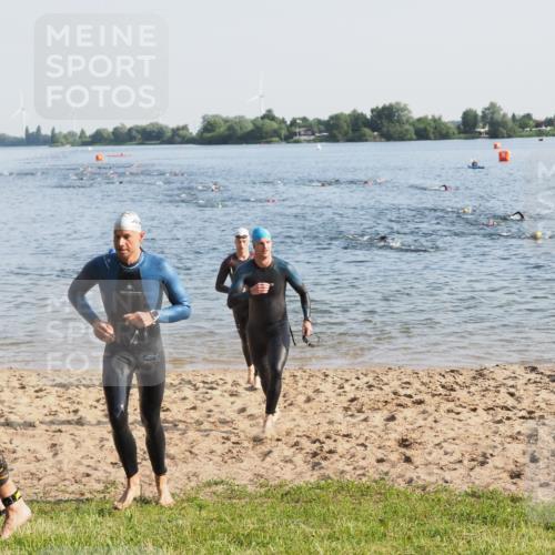 21.06.2025 - 27. Vierlanden-Triathlon MichiJ http://msf.ph/oto/7972251 15.06.2026 08:33:04 Schwimmen 15, 36, 185, 234 meine-sportfotos.de
