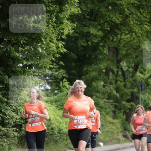 15.06.2025 - REWE Women's Run Jannik Wohlers http://msf.ph/oto/7972258 15.06.2025 10:06:54 Laufen 5436, 5438 meine-sportfotos.de