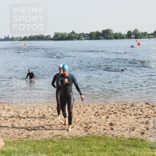 21.06.2025 - 27. Vierlanden-Triathlon MichiJ http://msf.ph/oto/7972271 15.06.2026 08:33:05 Schwimmen 15, 36, 185, 234 meine-sportfotos.de