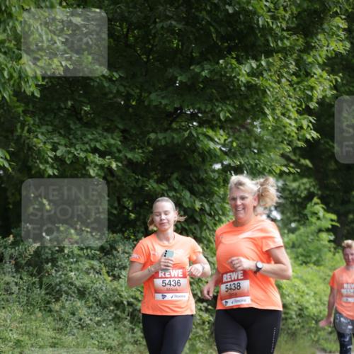 15.06.2025 - REWE Women's Run Jannik Wohlers http://msf.ph/oto/7972291 15.06.2025 10:06:55 Laufen 5436, 5438, 554 meine-sportfotos.de