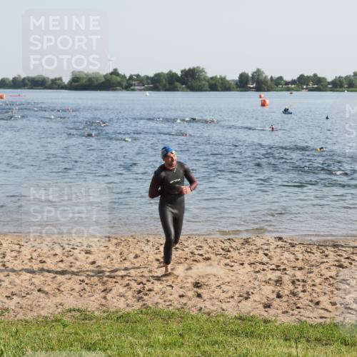 21.06.2025 - 27. Vierlanden-Triathlon MichiJ http://msf.ph/oto/7972328 15.06.2026 08:33:16 Schwimmen 61 meine-sportfotos.de
