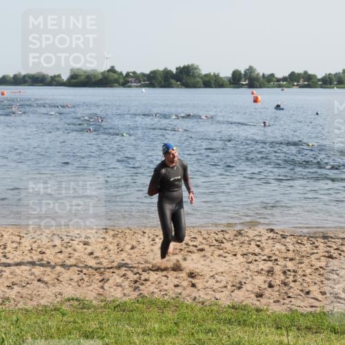 21.06.2025 - 27. Vierlanden-Triathlon MichiJ http://msf.ph/oto/7972331 15.06.2026 08:33:16 Schwimmen 61 meine-sportfotos.de