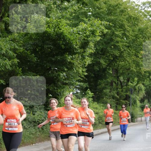 15.06.2025 - REWE Women's Run Jannik Wohlers http://msf.ph/oto/7972501 15.06.2025 10:07:12 Laufen 5653, 52, 5124, 5220, 56722, 5673 meine-sportfotos.de