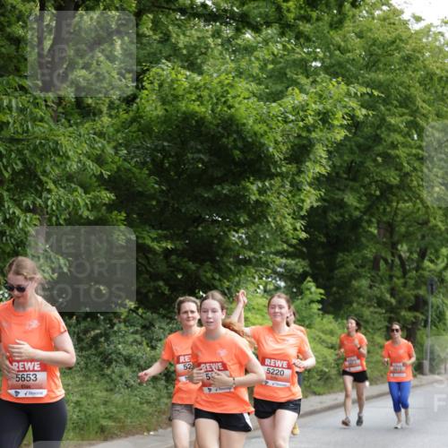 15.06.2025 - REWE Women's Run Jannik Wohlers http://msf.ph/oto/7972524 15.06.2025 10:07:12 Laufen 5653, 5220 meine-sportfotos.de