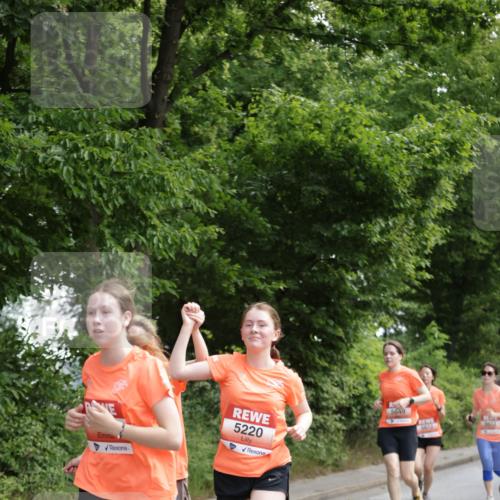 15.06.2025 - REWE Women's Run Jannik Wohlers http://msf.ph/oto/7972603 15.06.2025 10:07:14 Laufen 5220, 5649, 5672, 5673 meine-sportfotos.de
