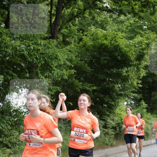 15.06.2025 - REWE Women's Run Jannik Wohlers http://msf.ph/oto/7972607 15.06.2025 10:07:14 Laufen 5, 5220, 5649, 1672 meine-sportfotos.de