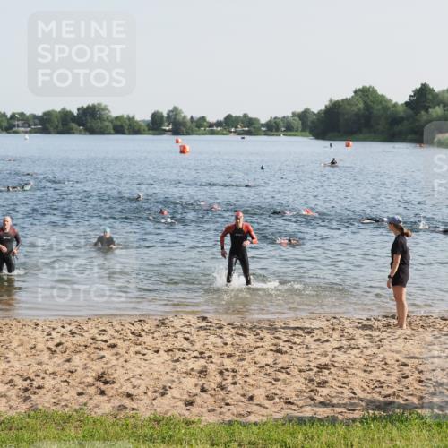 21.06.2025 - 27. Vierlanden-Triathlon MichiJ http://msf.ph/oto/7972628 15.06.2026 08:34:50 Schwimmen 46, 80, 124, 149, 186 meine-sportfotos.de