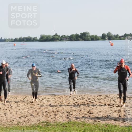 21.06.2025 - 27. Vierlanden-Triathlon MichiJ http://msf.ph/oto/7972677 15.06.2026 08:34:55 Schwimmen 43, 80, 124, 149, 159, 186 meine-sportfotos.de