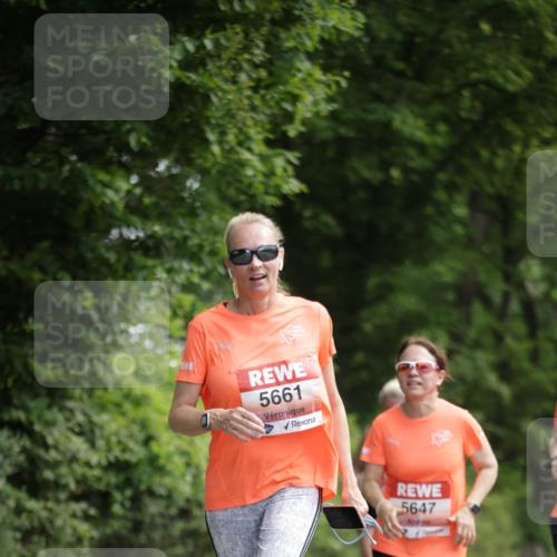 15.06.2025 - REWE Women's Run Jannik Wohlers http://msf.ph/oto/7972698 15.06.2025 10:07:21 Laufen 5661, 5647 meine-sportfotos.de