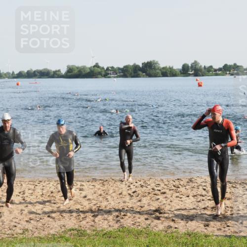 21.06.2025 - 27. Vierlanden-Triathlon MichiJ http://msf.ph/oto/7972700 15.06.2026 08:34:56 Schwimmen 43, 80, 124, 149, 159, 186 meine-sportfotos.de