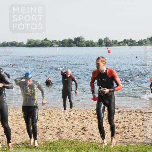 21.06.2025 - 27. Vierlanden-Triathlon MichiJ http://msf.ph/oto/7972729 15.06.2026 08:34:57 Schwimmen 12, 43, 80, 124, 149, 159, 186 meine-sportfotos.de