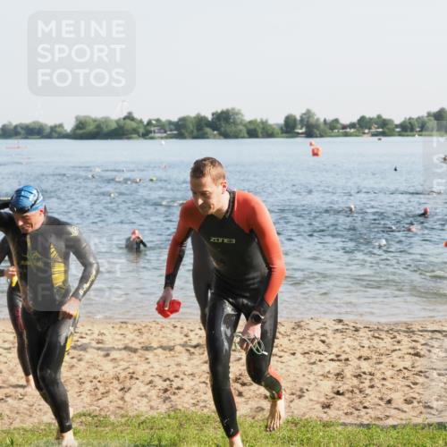 21.06.2025 - 27. Vierlanden-Triathlon MichiJ http://msf.ph/oto/7972742 15.06.2026 08:34:58 Schwimmen 12, 43, 80, 149, 159, 186 meine-sportfotos.de