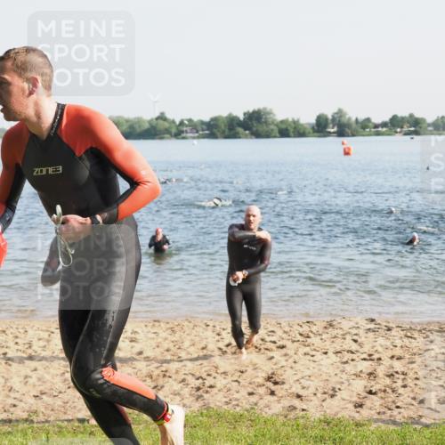 21.06.2025 - 27. Vierlanden-Triathlon MichiJ http://msf.ph/oto/7972758 15.06.2026 08:34:59 Schwimmen 12, 43, 80, 149, 159, 186 meine-sportfotos.de