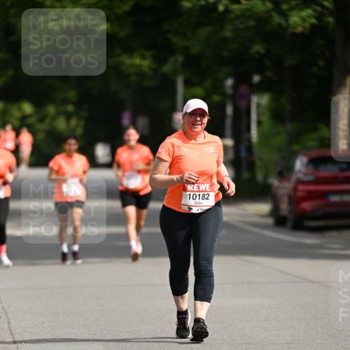 15.06.2025 - REWE Women's Run Dr. Thomas Lammeyer http://msf.ph/oto/7972791 15.06.2025 10:02:41 Laufen 10182 meine-sportfotos.de