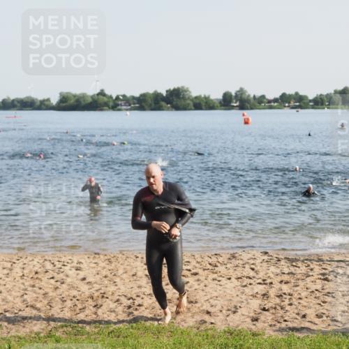 21.06.2025 - 27. Vierlanden-Triathlon MichiJ http://msf.ph/oto/7972792 15.06.2026 08:35:00 Schwimmen 12, 43, 80, 149, 159, 186 meine-sportfotos.de
