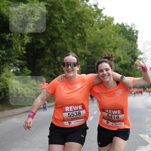15.06.2025 - REWE Women's Run Jannik Wohlers http://msf.ph/oto/7972793 15.06.2025 10:07:28 Laufen 6, 5538, 4505, 5418 meine-sportfotos.de