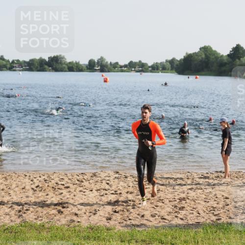 21.06.2025 - 27. Vierlanden-Triathlon MichiJ http://msf.ph/oto/7972849 15.06.2026 08:35:04 Schwimmen 12, 43, 64, 80, 149, 159, 186 meine-sportfotos.de
