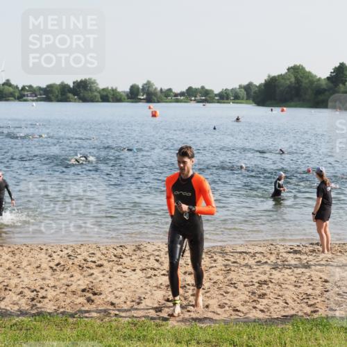 21.06.2025 - 27. Vierlanden-Triathlon MichiJ http://msf.ph/oto/7972859 15.06.2026 08:35:05 Schwimmen 12, 43, 54, 64, 80, 159, 186 meine-sportfotos.de
