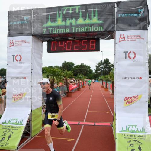 15.06.2025 - 7 Türme Triathlon Michael Strokosch http://msf.ph/oto/7972907 15.06.2025 14:02:57 Ziel 1003 meine-sportfotos.de