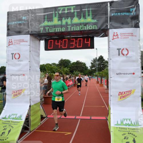 15.06.2025 - 7 Türme Triathlon Michael Strokosch http://msf.ph/oto/7972917 15.06.2025 14:03:04 Ziel 727, 786, 1003 meine-sportfotos.de