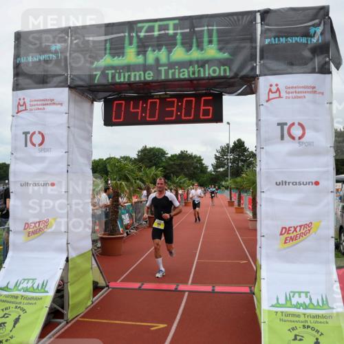 15.06.2025 - 7 Türme Triathlon Michael Strokosch http://msf.ph/oto/7972933 15.06.2025 14:03:06 Ziel 366, 727, 786 meine-sportfotos.de