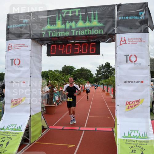 15.06.2025 - 7 Türme Triathlon Michael Strokosch http://msf.ph/oto/7972937 15.06.2025 14:03:06 Ziel 366, 727, 786 meine-sportfotos.de