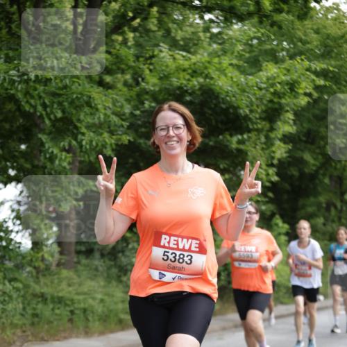 15.06.2025 - REWE Women's Run Jannik Wohlers http://msf.ph/oto/7972984 15.06.2025 10:07:39 Laufen 5383, 5593 meine-sportfotos.de