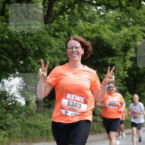 15.06.2025 - REWE Women's Run Jannik Wohlers http://msf.ph/oto/7972993 15.06.2025 10:07:39 Laufen 5383, 5593 meine-sportfotos.de
