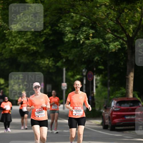 15.06.2025 - REWE Women's Run Dr. Thomas Lammeyer http://msf.ph/oto/7973021 15.06.2025 10:03:21 Laufen 10689, 10420 meine-sportfotos.de