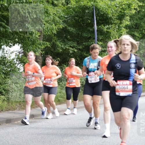 15.06.2025 - REWE Women's Run Jannik Wohlers http://msf.ph/oto/7973054 15.06.2025 10:07:43 Laufen 5617, 5478, 1087, 5199, 5064 meine-sportfotos.de