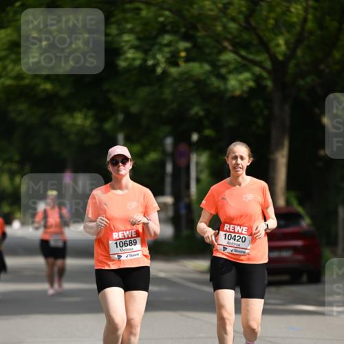 15.06.2025 - REWE Women's Run Dr. Thomas Lammeyer http://msf.ph/oto/7973055 15.06.2025 10:03:25 Laufen 10689, 10420 meine-sportfotos.de