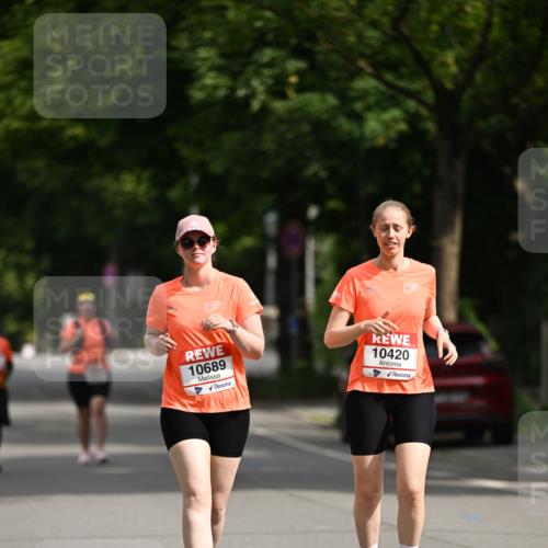 15.06.2025 - REWE Women's Run Dr. Thomas Lammeyer http://msf.ph/oto/7973058 15.06.2025 10:03:25 Laufen 10689, 10420 meine-sportfotos.de