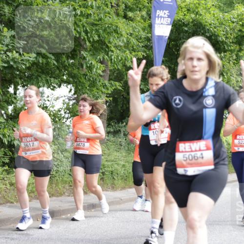 15.06.2025 - REWE Women's Run Jannik Wohlers http://msf.ph/oto/7973097 15.06.2025 10:07:43 Laufen 06, 30, 5617, 10, 5478, 5064, 5222 meine-sportfotos.de