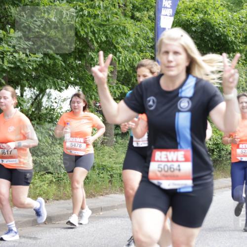 15.06.2025 - REWE Women's Run Jannik Wohlers http://msf.ph/oto/7973111 15.06.2025 10:07:44 Laufen 5617, 5478, 5064, 5222 meine-sportfotos.de