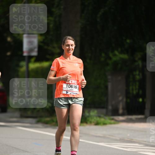 15.06.2025 - REWE Women's Run Dr. Thomas Lammeyer http://msf.ph/oto/7973138 15.06.2025 10:03:37 Laufen 10616 meine-sportfotos.de