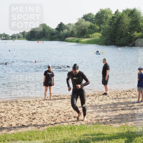 21.06.2025 - 27. Vierlanden-Triathlon MichiJ http://msf.ph/oto/7973150 15.06.2026 08:36:22 Schwimmen 29 meine-sportfotos.de