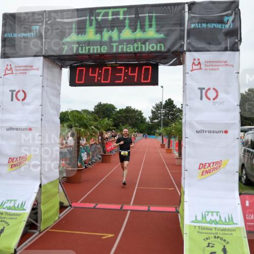 15.06.2025 - 7 Türme Triathlon Michael Strokosch http://msf.ph/oto/7973172 15.06.2025 14:03:40 Ziel 947 meine-sportfotos.de