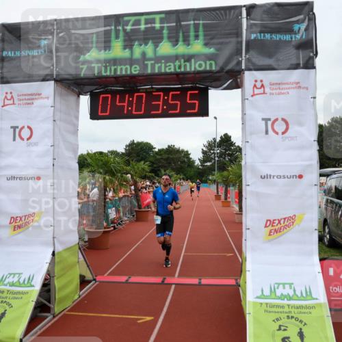 15.06.2025 - 7 Türme Triathlon Michael Strokosch http://msf.ph/oto/7973204 15.06.2025 14:03:55 Ziel 561 meine-sportfotos.de