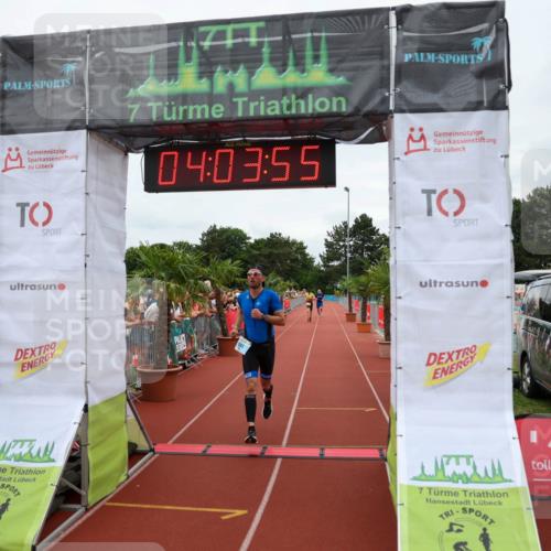 15.06.2025 - 7 Türme Triathlon Michael Strokosch http://msf.ph/oto/7973208 15.06.2025 14:03:55 Ziel 561 meine-sportfotos.de