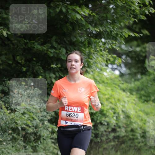 15.06.2025 - REWE Women's Run Jannik Wohlers http://msf.ph/oto/7973212 15.06.2025 10:07:56 Laufen 5620 meine-sportfotos.de