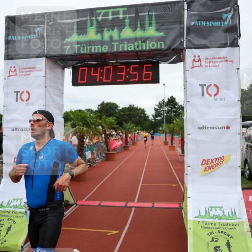 15.06.2025 - 7 Türme Triathlon Michael Strokosch http://msf.ph/oto/7973231 15.06.2025 14:03:56 Ziel 561 meine-sportfotos.de