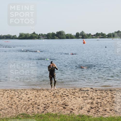 21.06.2025 - 27. Vierlanden-Triathlon MichiJ http://msf.ph/oto/7973283 15.06.2026 08:36:47 Schwimmen 39, 83 meine-sportfotos.de