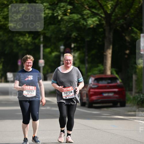 15.06.2025 - REWE Women's Run Dr. Thomas Lammeyer http://msf.ph/oto/7973314 15.06.2025 10:03:54 Laufen 10297, 10728 meine-sportfotos.de